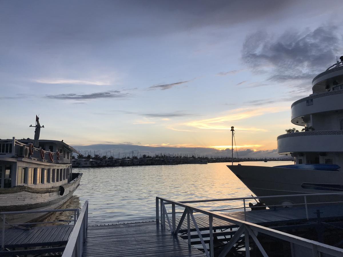 Sunsea Hotel ฮาลอง ภายนอก รูปภาพ
